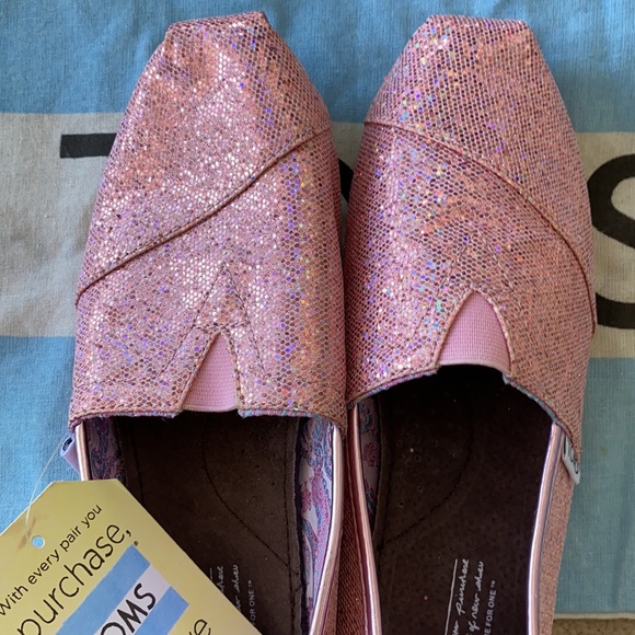 Pink Hologram Toms - Picture 2 of 5
